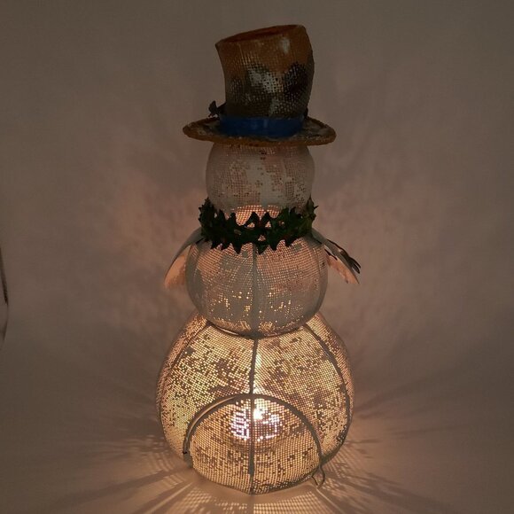 Metal Christmas Smiling Snowman Holding Wreath Bird on Hat Votive Candle Decor - Picture 4 of 11